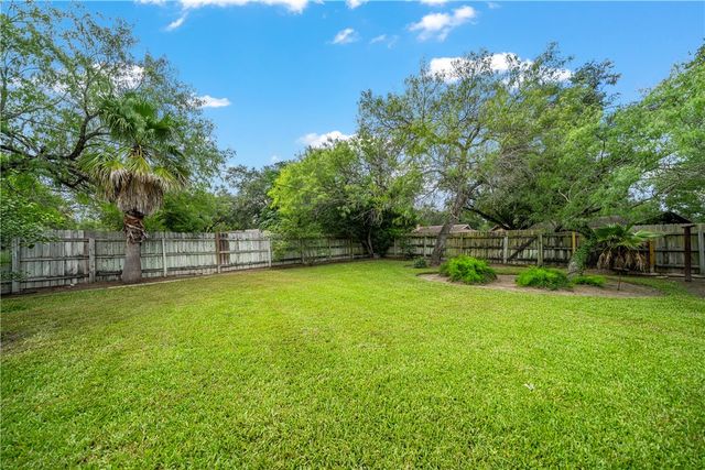 1139 W Lee Ave, Kingsville, TX 78363