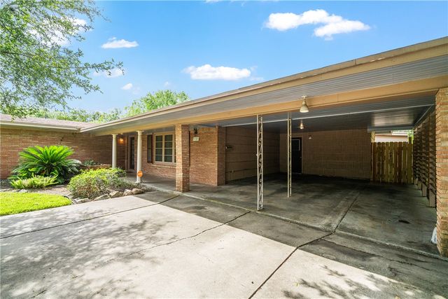 1139 W Lee Ave, Kingsville, TX 78363