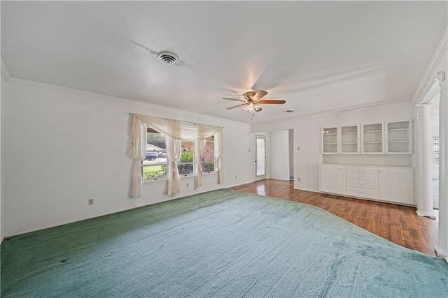 1139 W Lee Ave, Kingsville, TX 78363