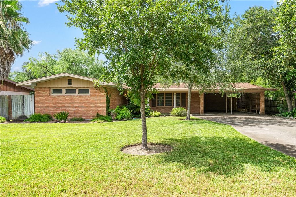 1139 W Lee Ave, Kingsville, TX 78363