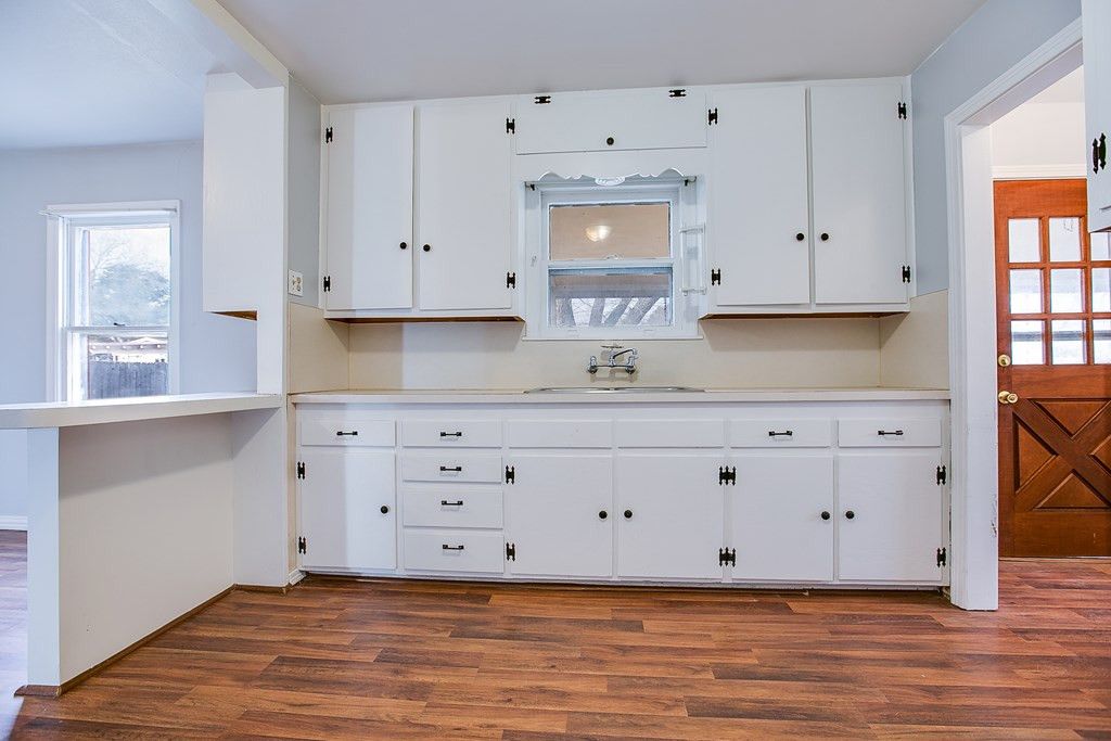 Image 12 of property listing at 1213 S Bell Street, San Angelo, TX 76903