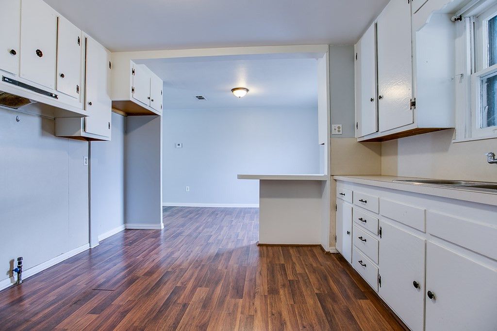 Image 13 of property listing at 1213 S Bell Street, San Angelo, TX 76903