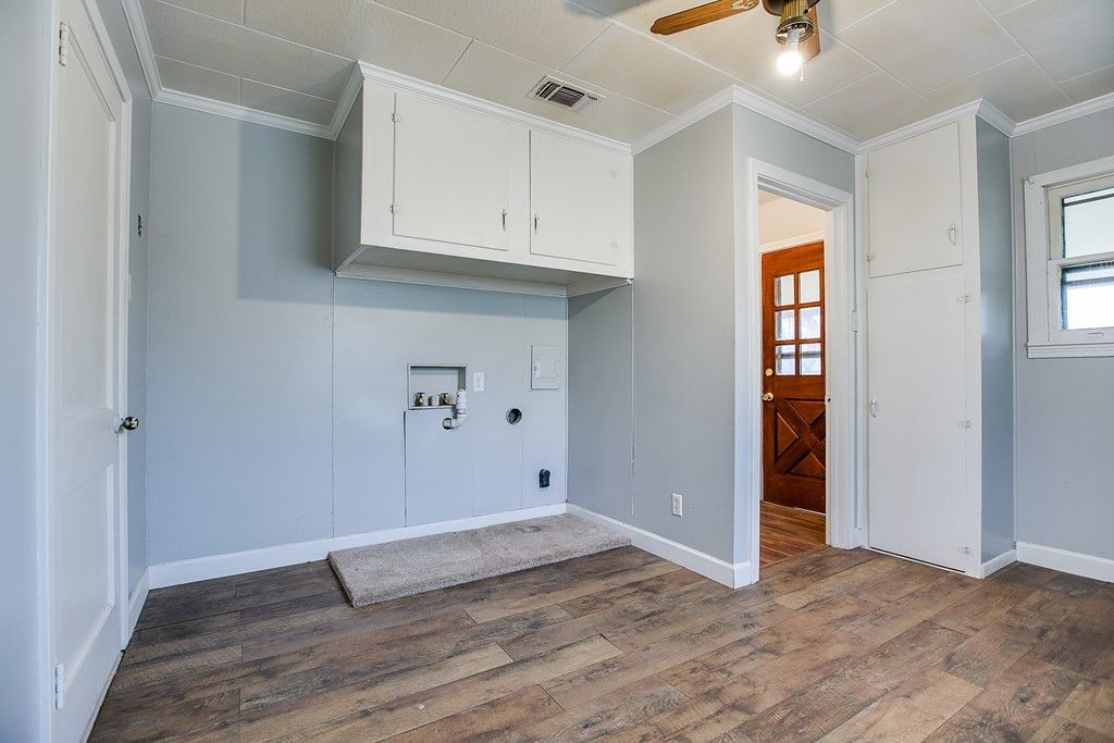 Image 15 of property listing at 1213 S Bell Street, San Angelo, TX 76903