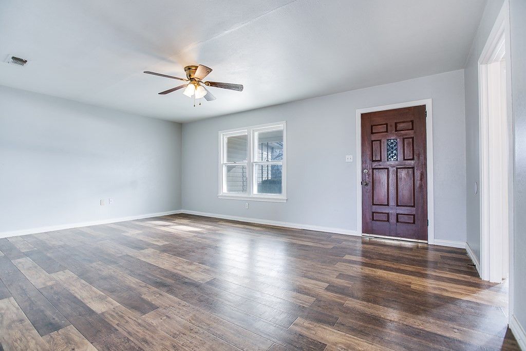 Image 8 of property listing at 1213 S Bell Street, San Angelo, TX 76903