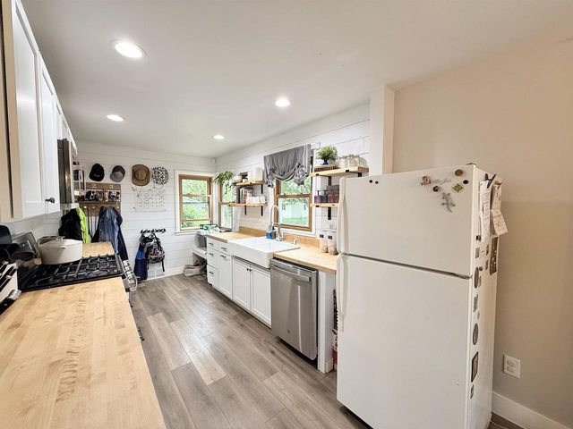 893 Prairie Street, Prairie Du Sac, WI 53578