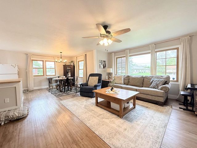 893 Prairie Street, Prairie Du Sac, WI 53578