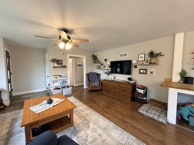 893 Prairie Street, Prairie Du Sac, WI 53578