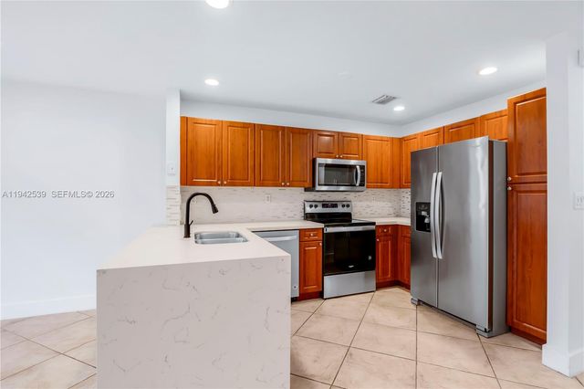 3186 SW 129th Ter 113, Miramar, FL 33027