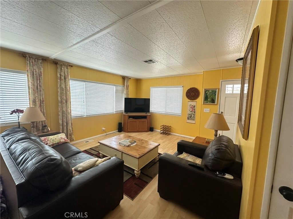 Image 7 of property listing at 24921 Muirlands, Lake Forest, CA 92630