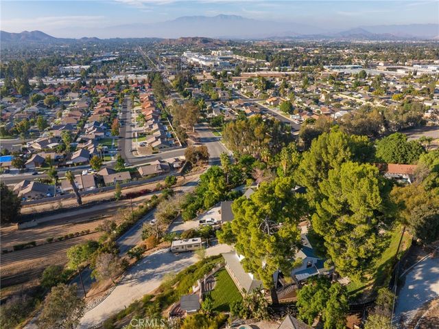 3055 Tyler, Riverside, CA 92503