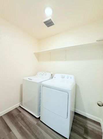 113 Blazilmar LN, Taylor, TX 76574