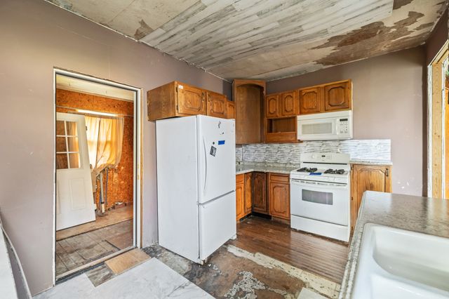 402 S Columbus Street, Pleasantville, IA 50225