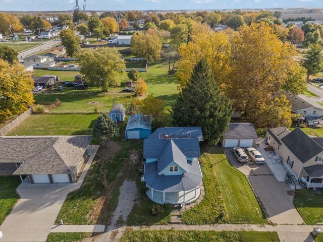 402 S Columbus Street, Pleasantville, IA 50225