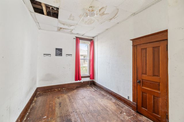 402 S Columbus Street, Pleasantville, IA 50225