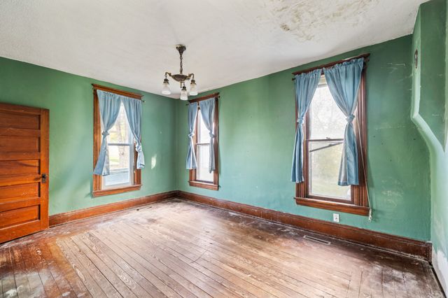 402 S Columbus Street, Pleasantville, IA 50225