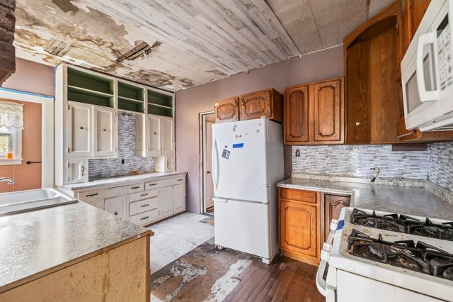 402 S Columbus Street, Pleasantville, IA 50225