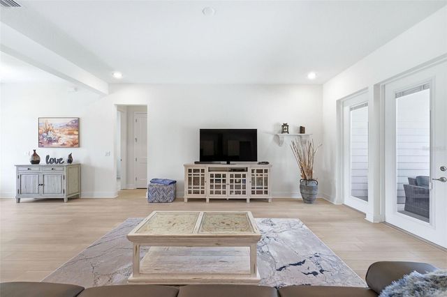 326 W DELAWARE AVENUE, Lake Helen, FL 32744