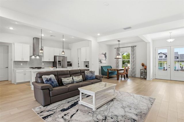 326 W DELAWARE AVENUE, Lake Helen, FL 32744