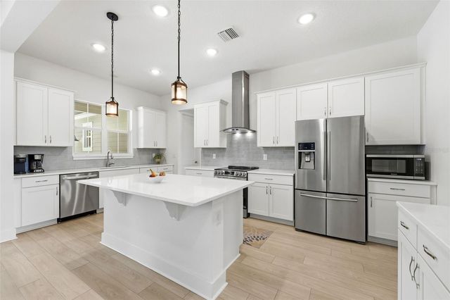 326 W DELAWARE AVENUE, Lake Helen, FL 32744