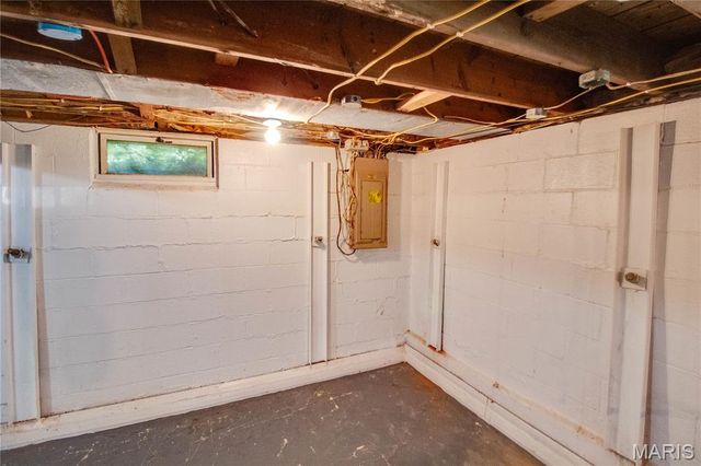 7220 Ingham Lane, Godfrey, IL 62035