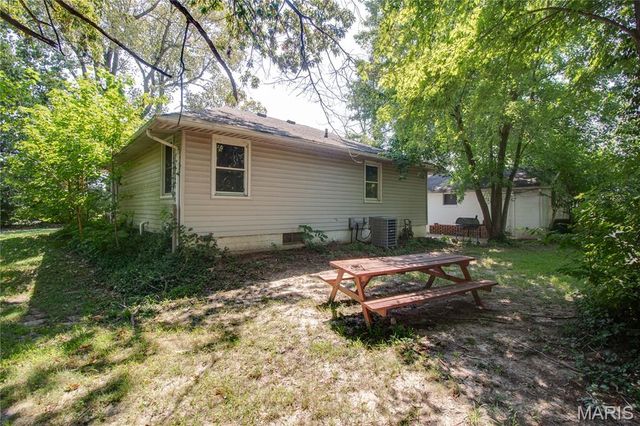 7220 Ingham Lane, Godfrey, IL 62035