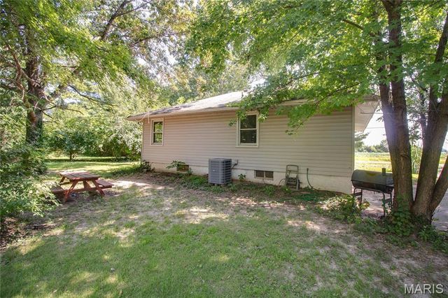 7220 Ingham Lane, Godfrey, IL 62035
