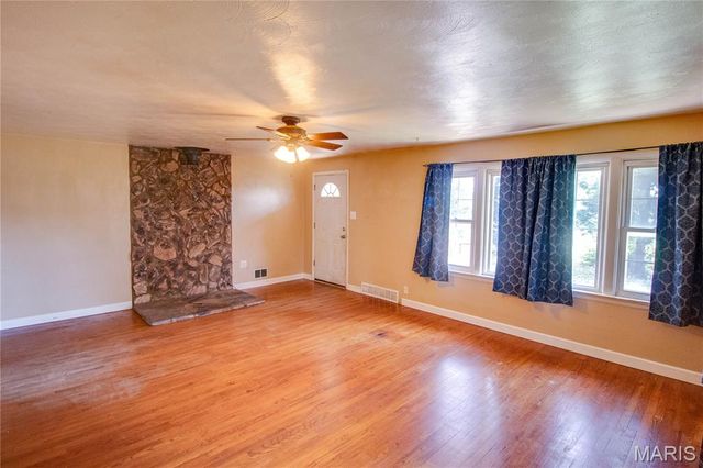 7220 Ingham Lane, Godfrey, IL 62035