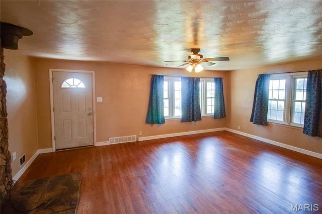 7220 Ingham Lane, Godfrey, IL 62035