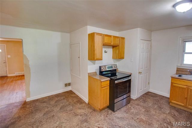 7220 Ingham Lane, Godfrey, IL 62035