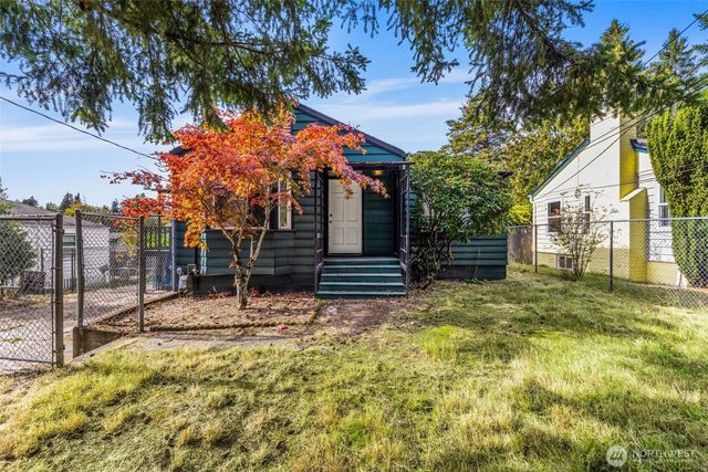10713 15th Ave NE, Seattle, WA 98125