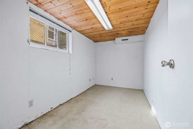 10713 15th Ave NE, Seattle, WA 98125