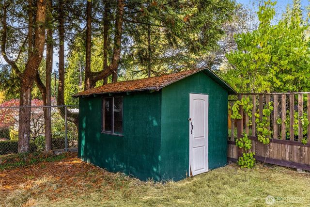 10713 15th Ave NE, Seattle, WA 98125