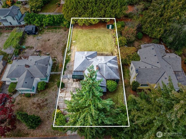 10713 15th Ave NE, Seattle, WA 98125