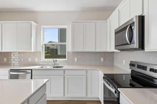 3276 Barrel Oak Pass, Columbia, TN 38401