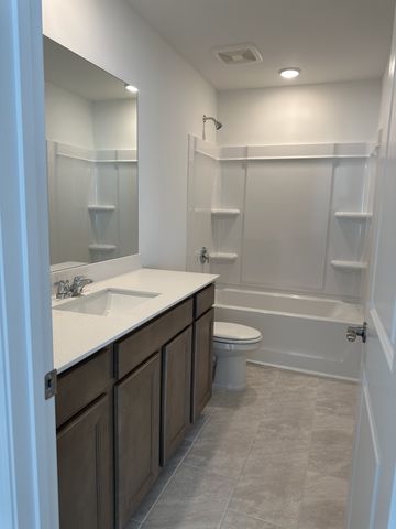 3276 Barrel Oak Pass, Columbia, TN 38401
