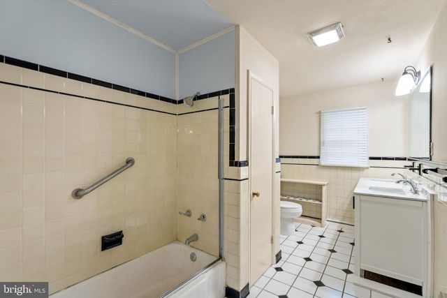 501 FOX DR, Winchester, VA 22601