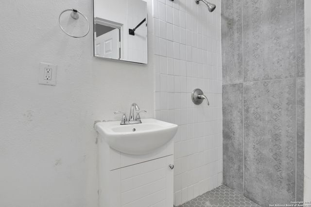 618 Atlanta St Apt 1, San Antonio, TX 78212