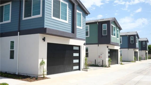 551 Bernard, Costa Mesa, CA 92627