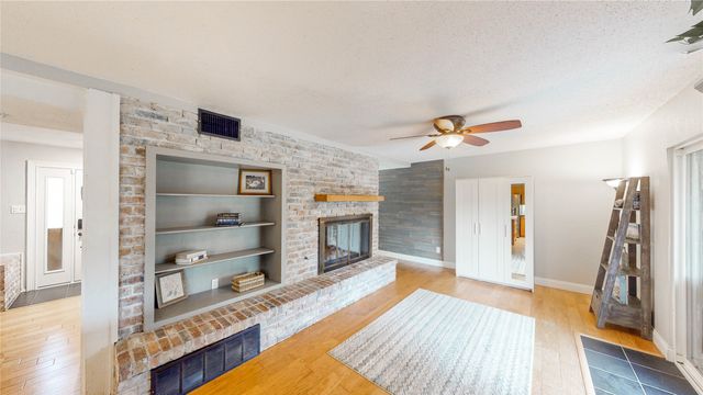 2121 Mountainview Drive, Hurst, TX 76054