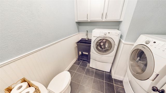 2121 Mountainview Drive, Hurst, TX 76054