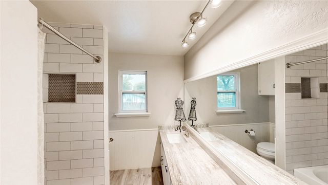 2121 Mountainview Drive, Hurst, TX 76054