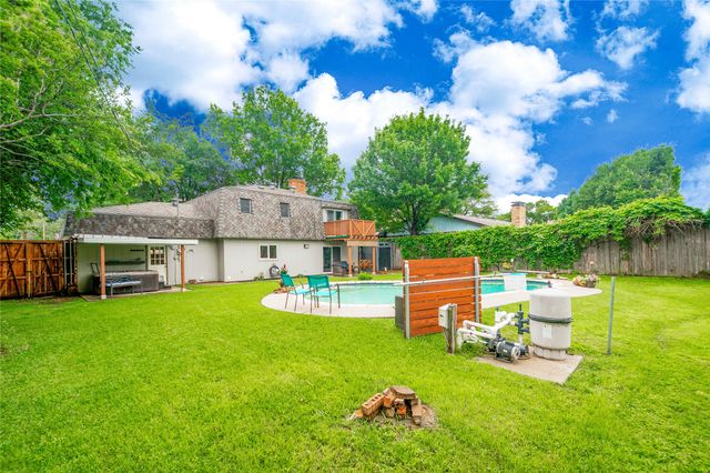 2121 Mountainview Drive, Hurst, TX 76054