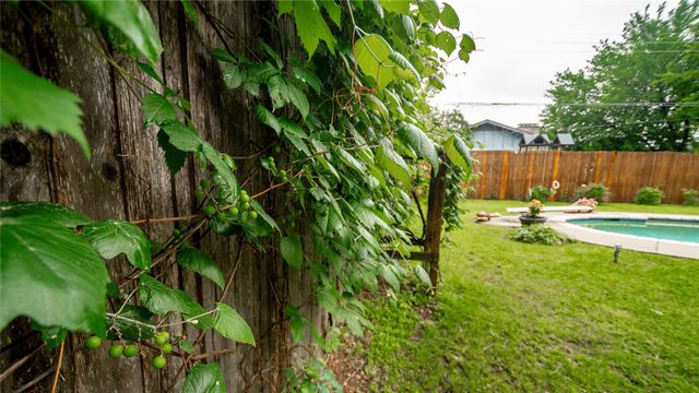 2121 Mountainview Drive, Hurst, TX 76054