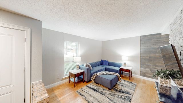 2121 Mountainview Drive, Hurst, TX 76054