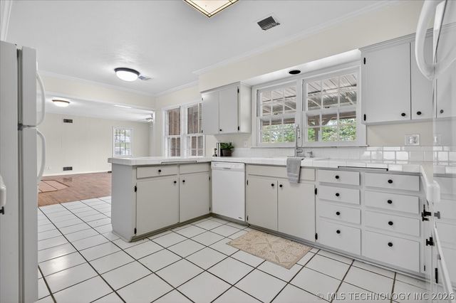 701 Winding Way, Bartlesville, OK 74006