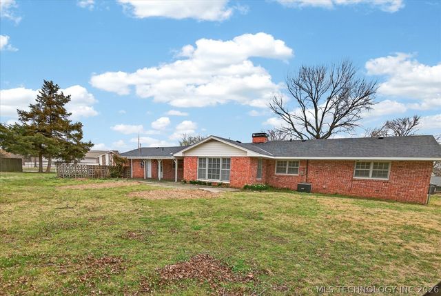 701 Winding Way, Bartlesville, OK 74006