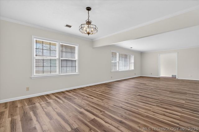 701 Winding Way, Bartlesville, OK 74006