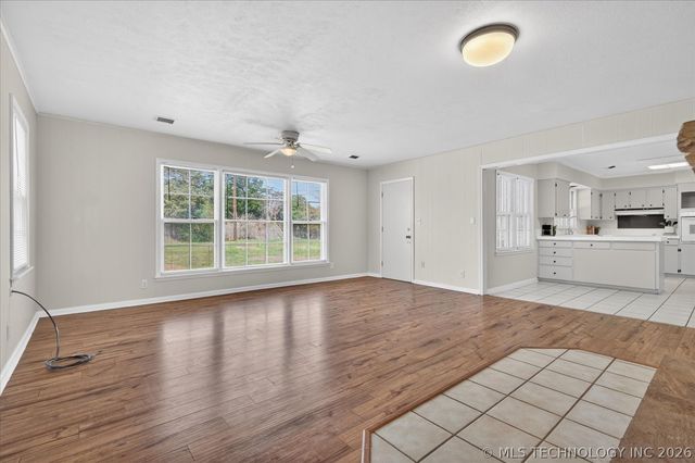 701 Winding Way, Bartlesville, OK 74006