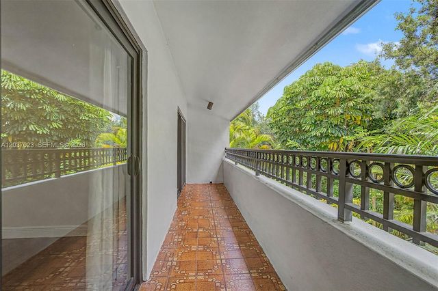 4950 San Amaro Dr, Coral Gables, FL 33146
