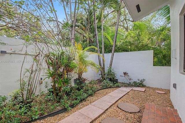 4950 San Amaro Dr, Coral Gables, FL 33146